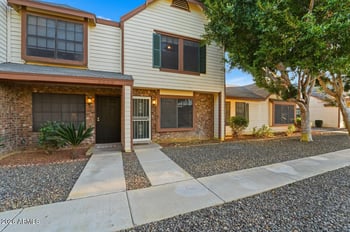 6610 Kingston Ln, Glendale, AZ 85306