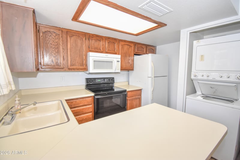 6610 Kingston Ln, Glendale, AZ 85306