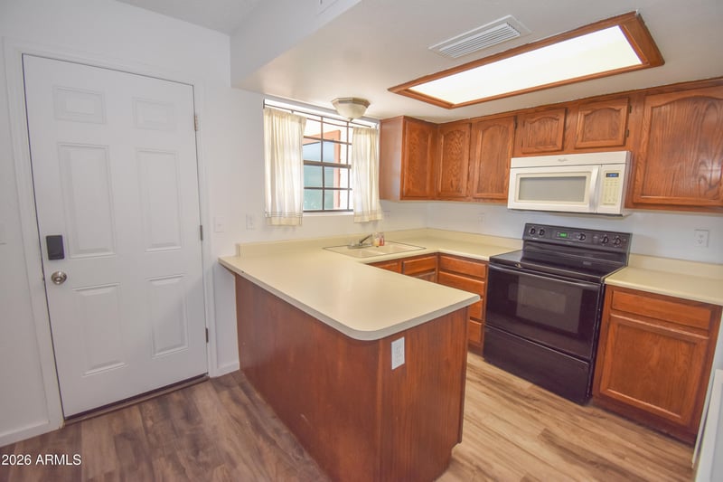 6610 Kingston Ln, Glendale, AZ 85306