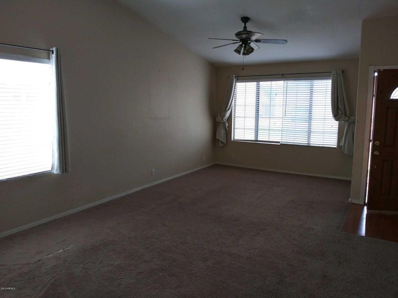 6611 N 90th Dr, Glendale, AZ 85305