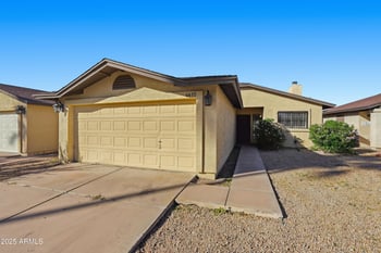 6612 48th Dr, Glendale, AZ 85301