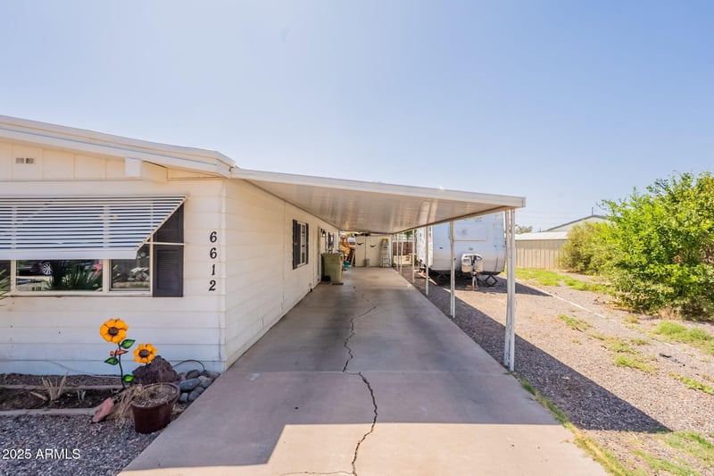6612 Mission Ln, Glendale, AZ 85302