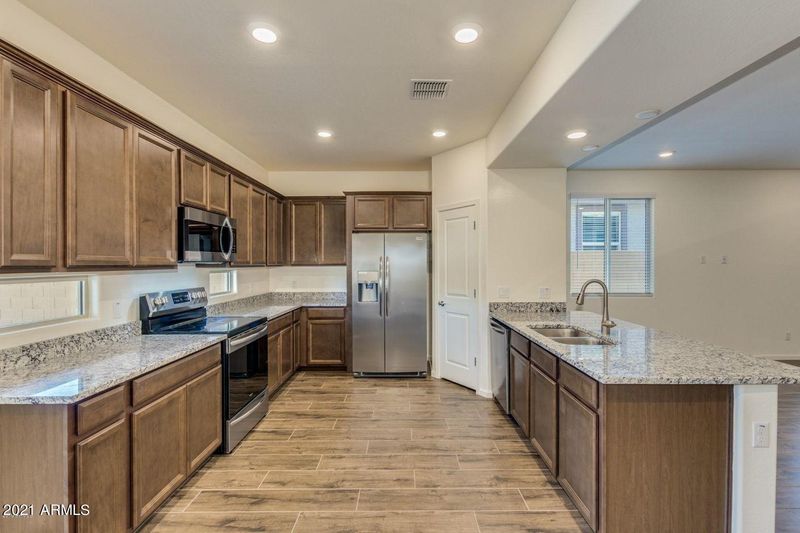 6612 S 4th St, Phoenix, AZ 85042