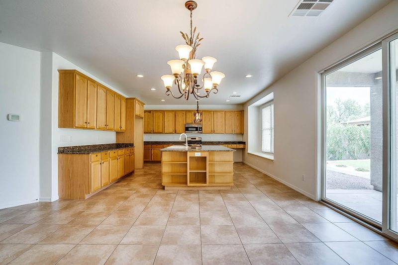 6613 S 40th Ave, Phoenix, AZ 85041