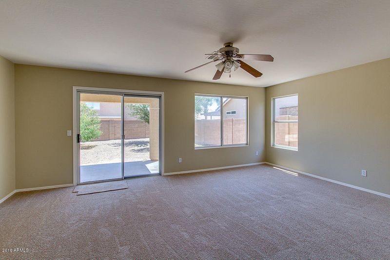 6613 W Gross Ave, Phoenix, AZ 85043