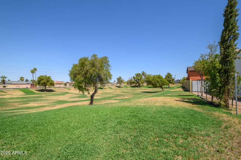 6614 Mountain View Rd, Glendale, AZ 85302