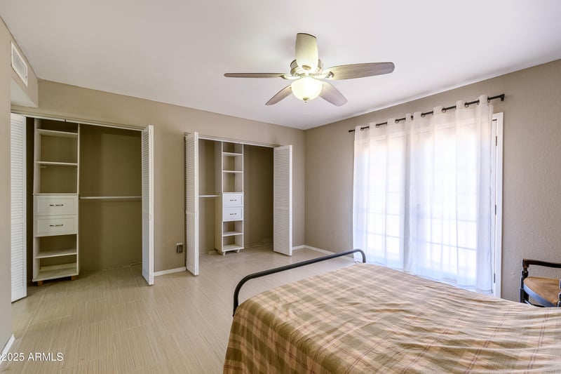 6614 Mountain View Rd, Glendale, AZ 85302