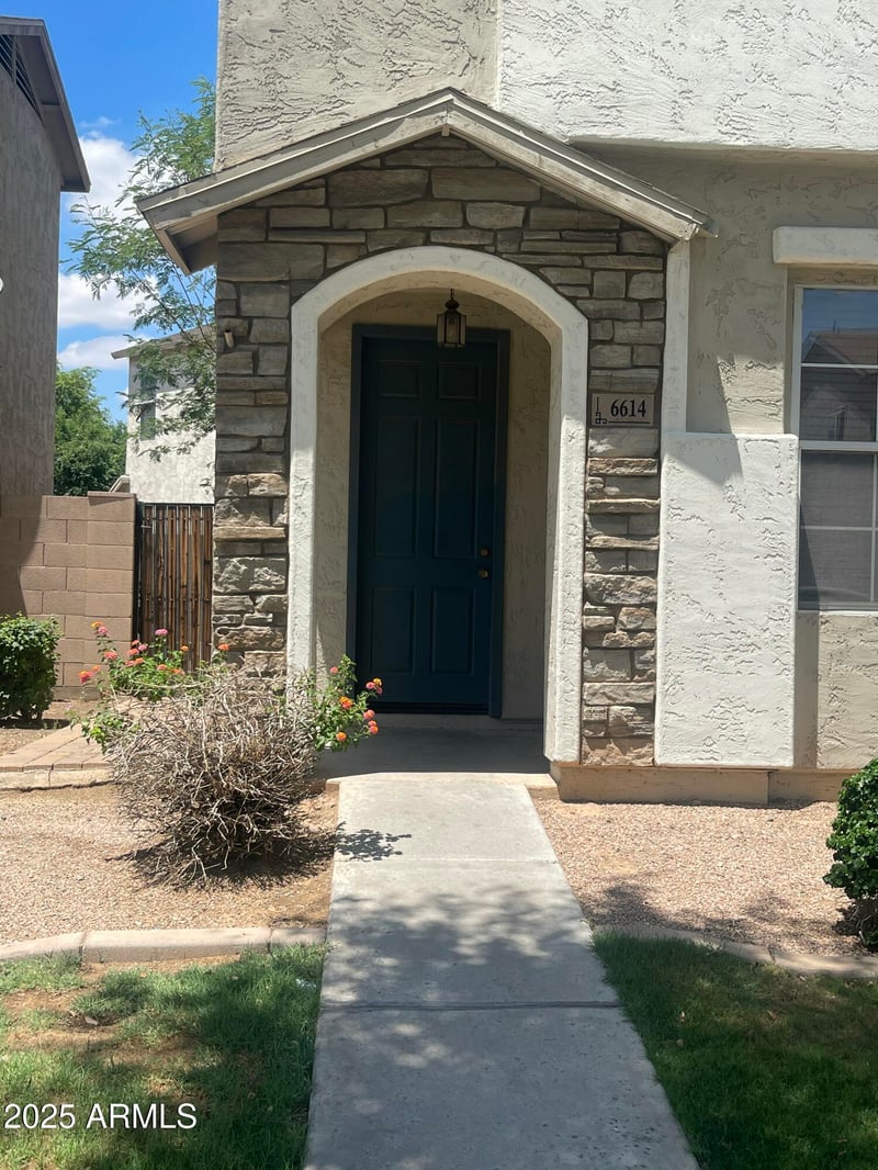 6614 Polk St, Phoenix, AZ 85043