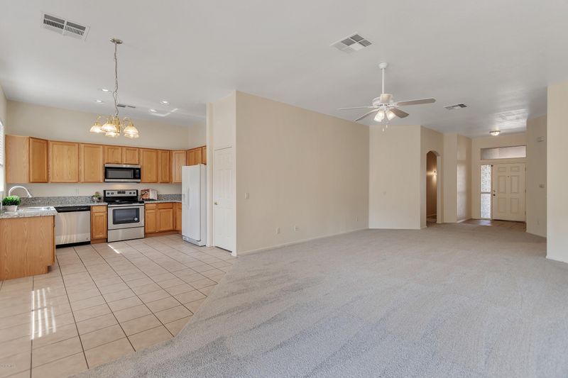 6614 S 5th Way, Phoenix, AZ 85042