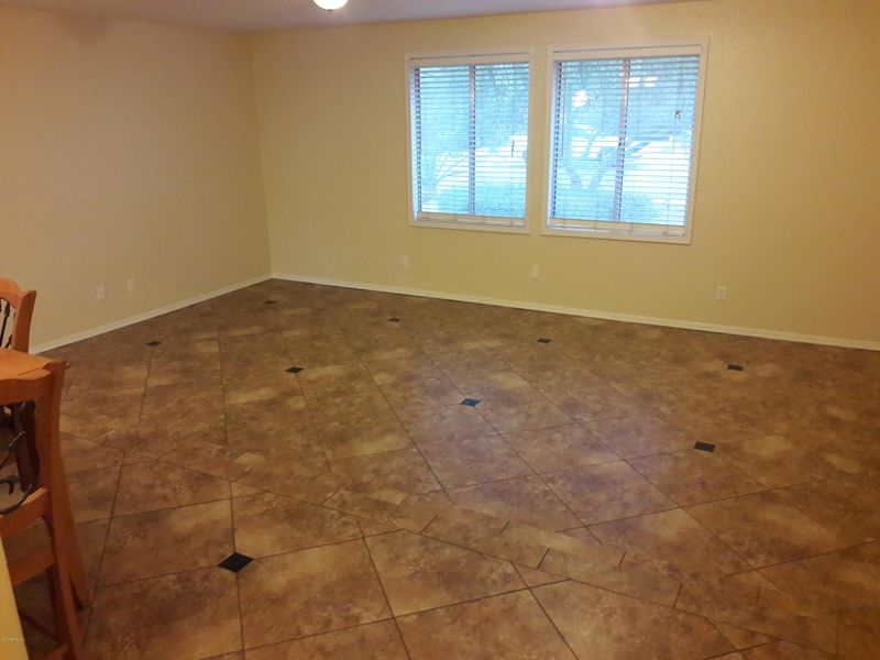 6614 W Wolf St, Phoenix, AZ 85033