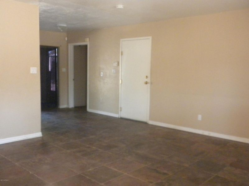 6615 S 11th St, Phoenix, AZ 85042