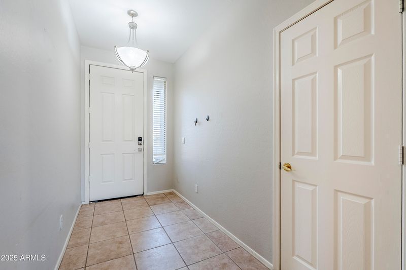 6615 S 25th Dr, Phoenix, AZ 85041