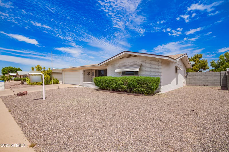 6616 Des Moines St, Mesa, AZ 85205