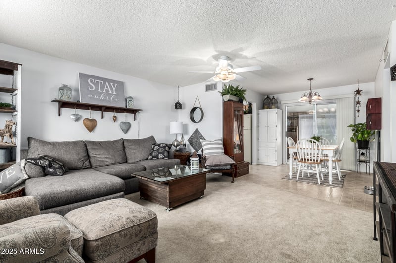 6616 Des Moines St, Mesa, AZ 85205