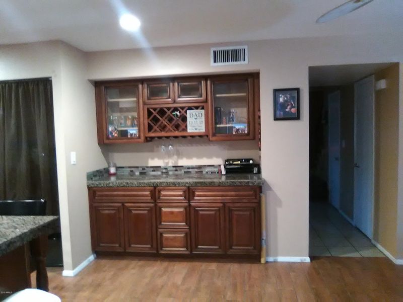 6616 N 43rd Ave, Glendale, AZ 85301