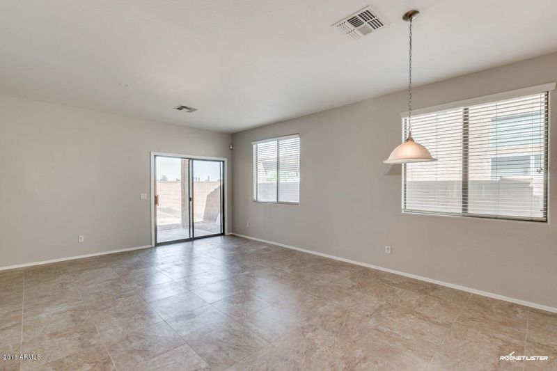 6616 S 37th Ln, Phoenix, AZ 85041