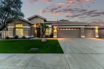 6616 W Robin Ln, Glendale, AZ 85310