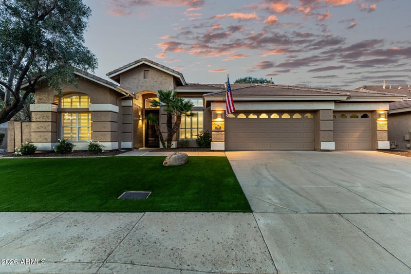 6616 W Robin Ln, Glendale, AZ 85310