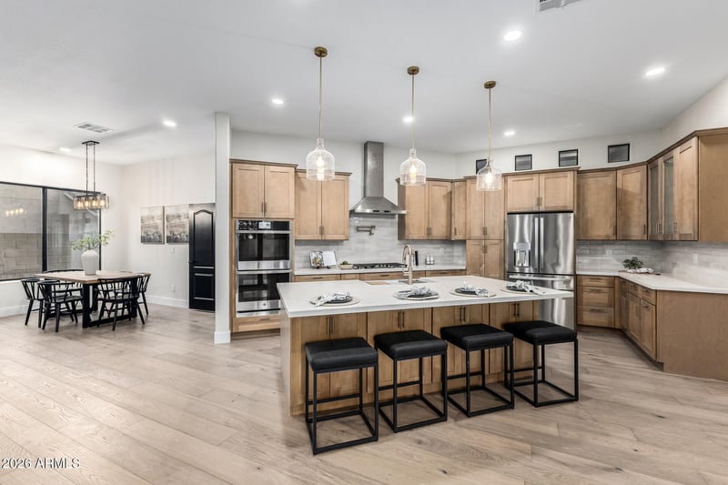 6616 W Robin Ln, Glendale, AZ 85310