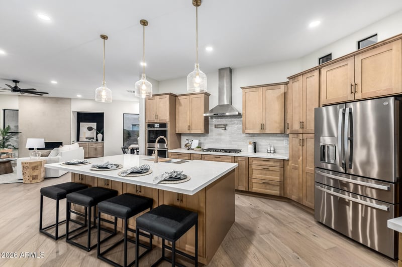 6616 W Robin Ln, Glendale, AZ 85310