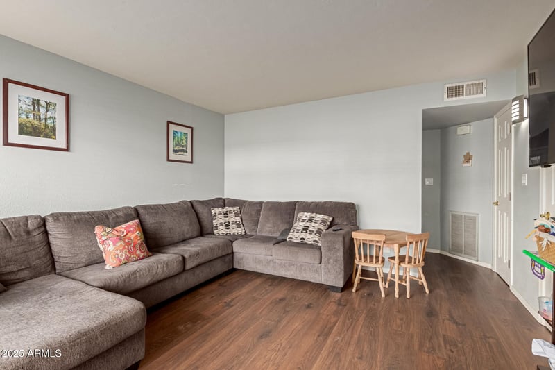 6617 44th Ave, Glendale, AZ 85301