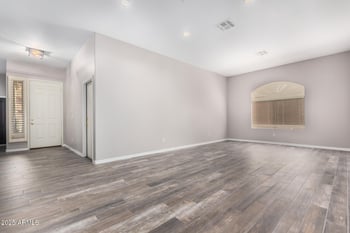 6617 Molly Ln, Phoenix, AZ 85083