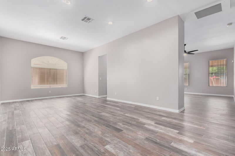 6617 Molly Ln, Phoenix, AZ 85083