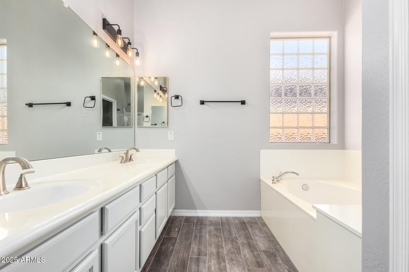 6617 Molly Ln, Phoenix, AZ 85083