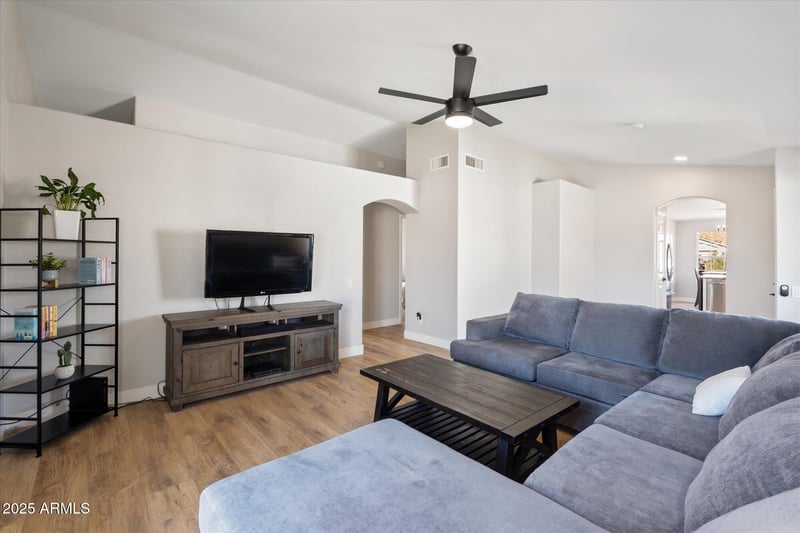 6617 Northridge St, Mesa, AZ 85215