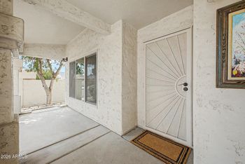 6617 W Acapulco Ln, Glendale, AZ 85306