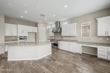6618 W Madre Del Oro Dr, Phoenix, AZ 85083