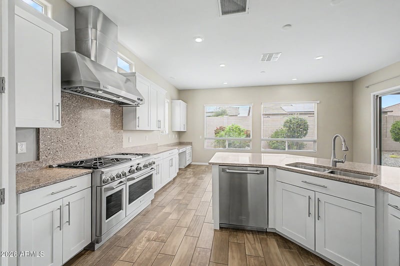 6618 Madre Del Oro Dr, Phoenix, AZ 85083