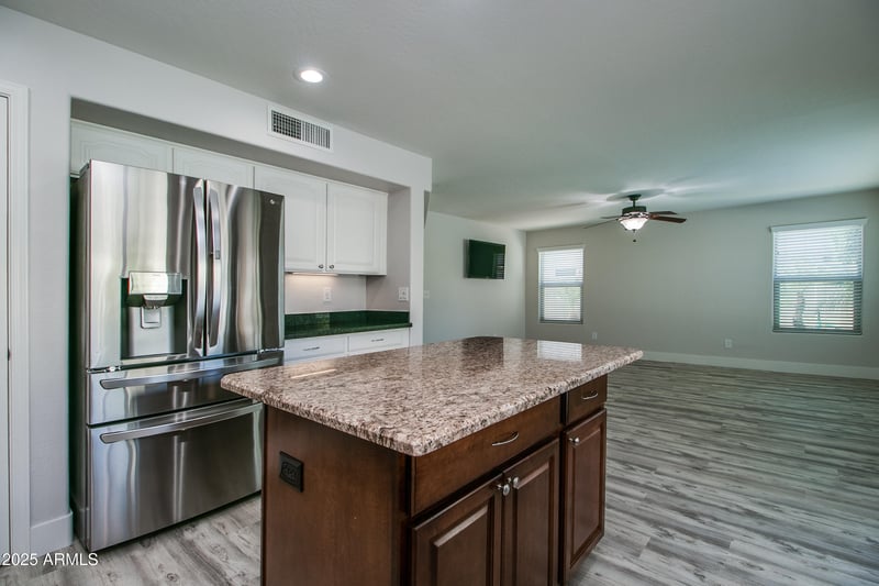 6620 Louise Dr, Glendale, AZ 85310