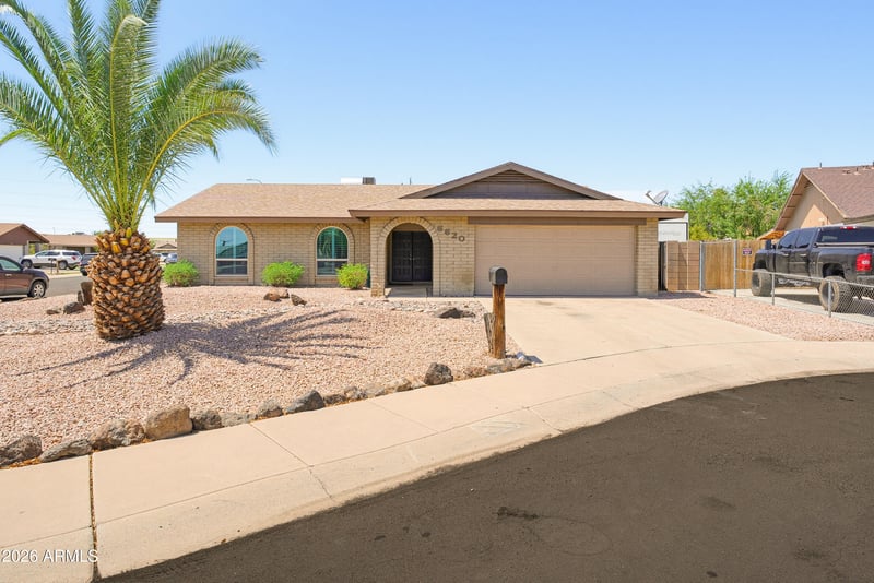 6620 W Mercer Ln, Glendale, AZ 85304