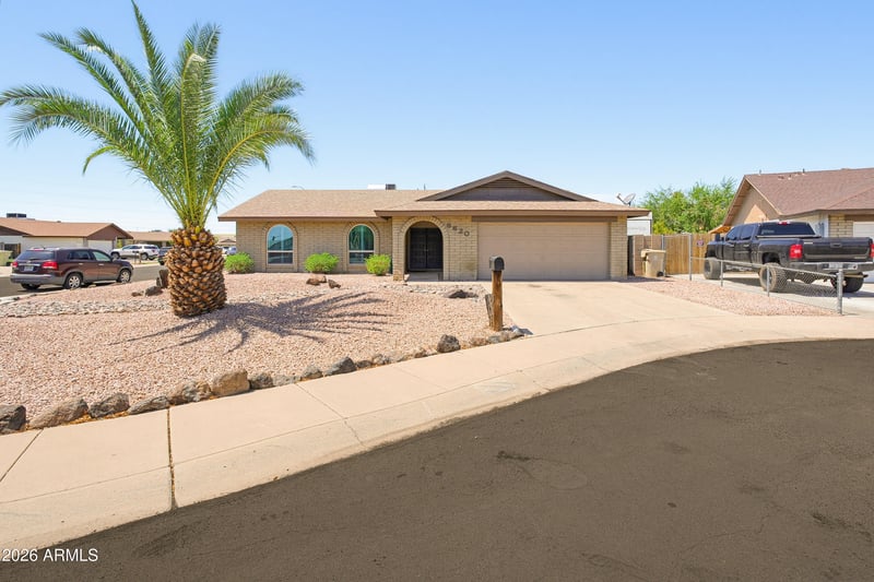 6620 W Mercer Ln, Glendale, AZ 85304
