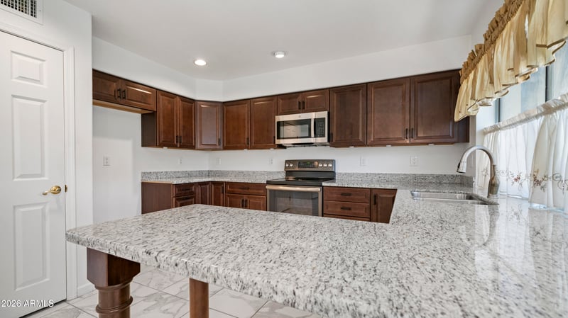 6620 Redfield Rd, Glendale, AZ 85306