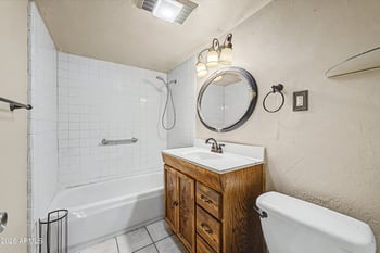 6622 62nd Ave, Glendale, AZ 85301