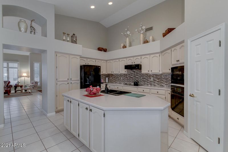 6623 E Viewmont Dr, Mesa, AZ 85215