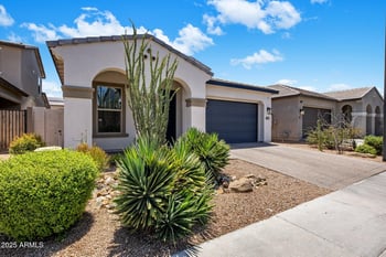 6623 Marisa Ln, Phoenix, AZ 85054