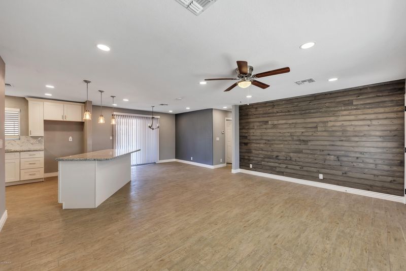 6624 E Des Moines St, Mesa, AZ 85205
