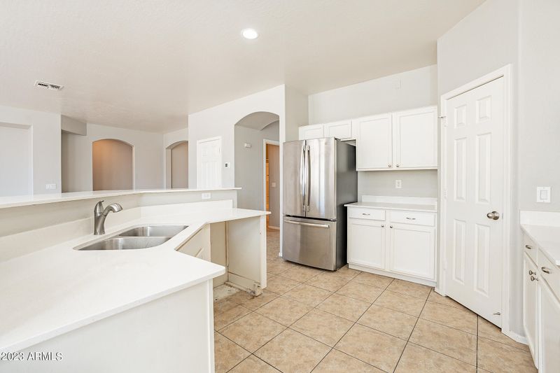 6624 S 26th Dr, Phoenix, AZ 85041