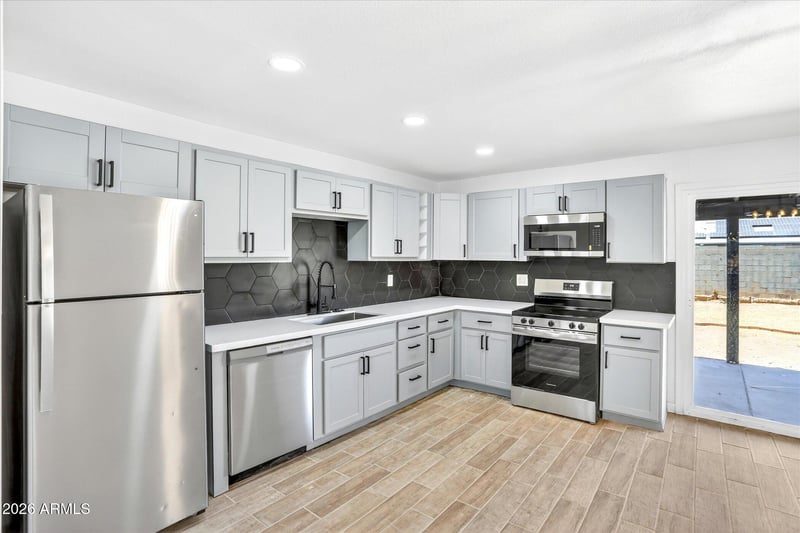 6624 W Columbus Ave, Phoenix, AZ 85033