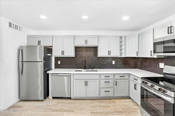 6624 W Columbus Ave, Phoenix, AZ 85033