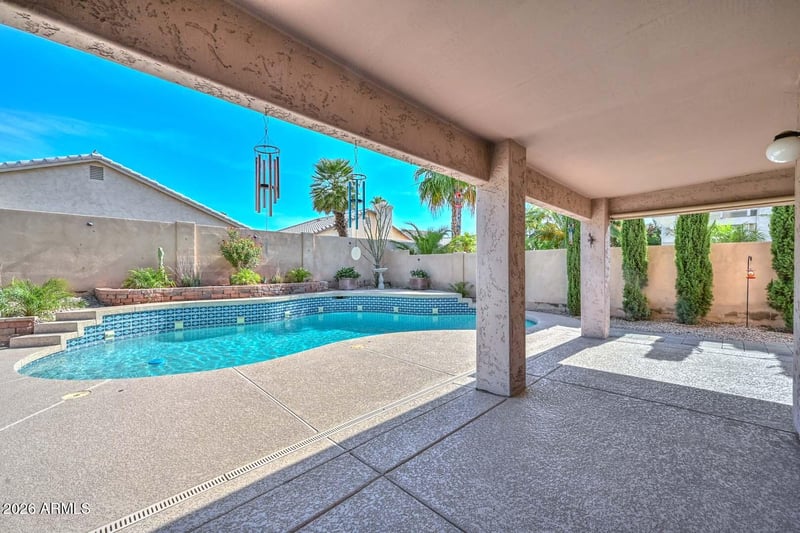 6624 Louise Dr, Glendale, AZ 85310