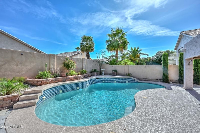 6624 Louise Dr, Glendale, AZ 85310