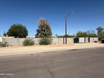 6625 58th Ave #16,17, Glendale, AZ 85301