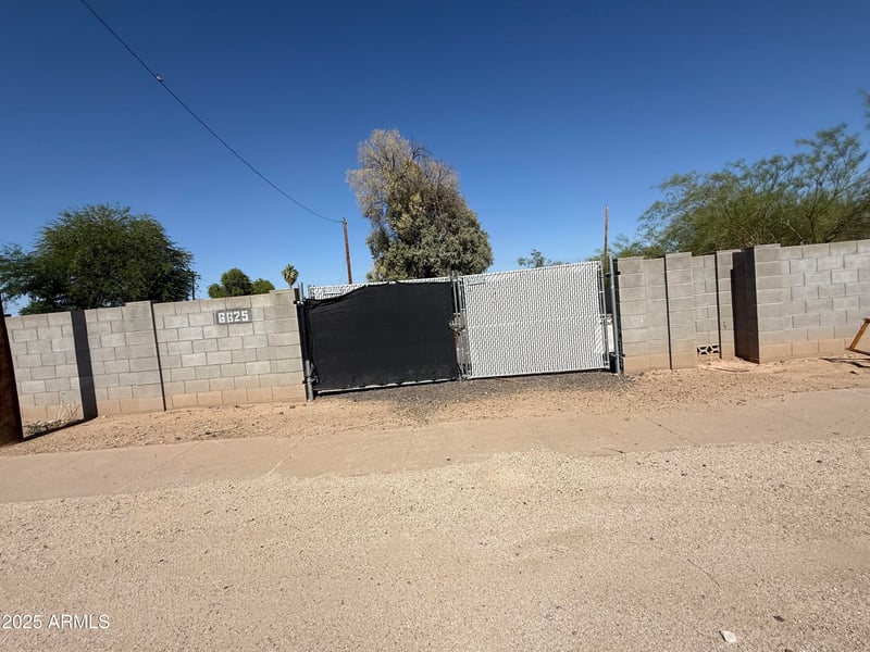 6625 58th Ave #16,17, Glendale, AZ 85301