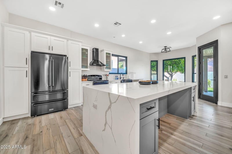 6625 Cavedale Dr, Phoenix, AZ 85083