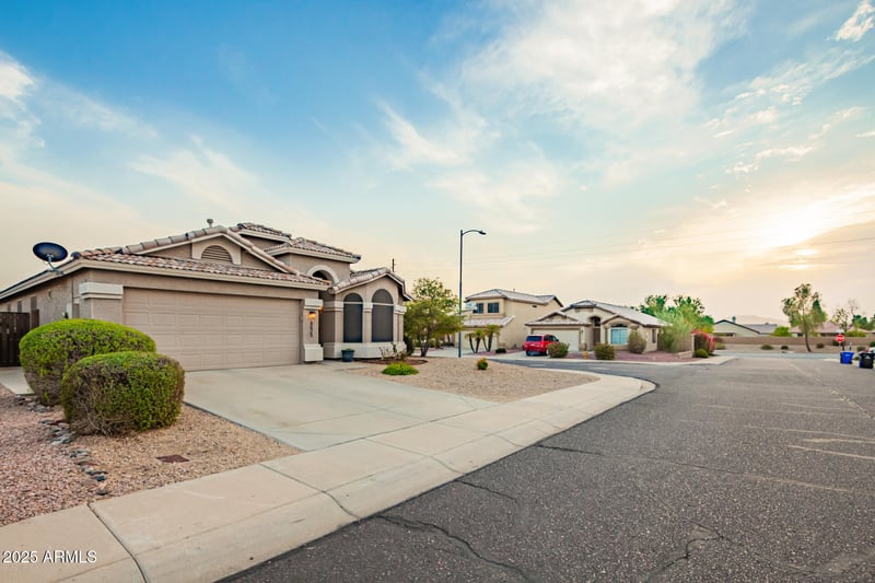6625 Saddlehorn Rd, Phoenix, AZ 85083