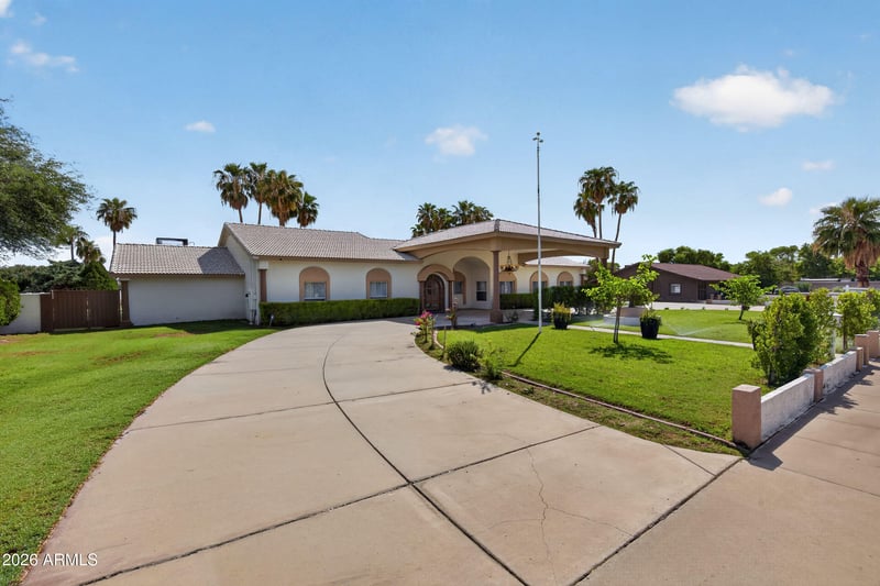 6625 W Sweetwater Ave, Glendale, AZ 85304